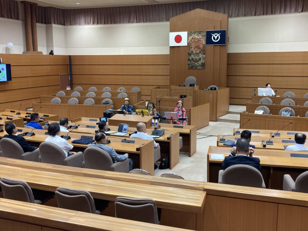 富津市議会の議場において「議場コンサート」が行われました。