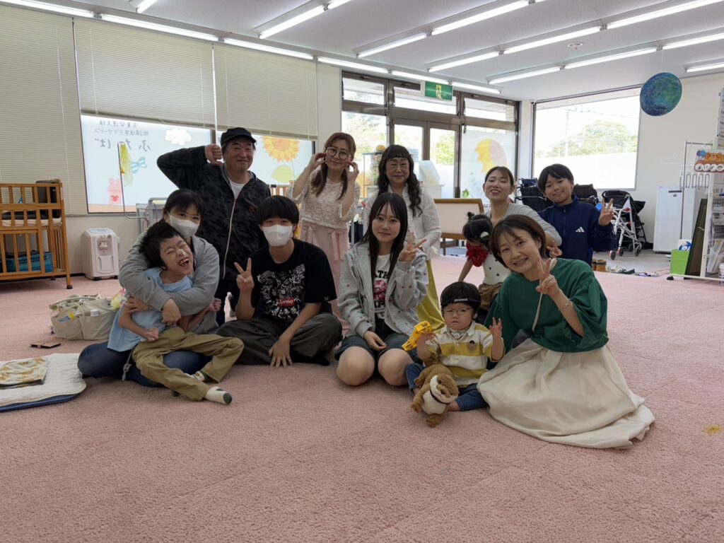 2026年4月12日、袖ケ浦市久保田にある児童発達支援施設「ふたば」様へ、ポーラスターが慰問演奏