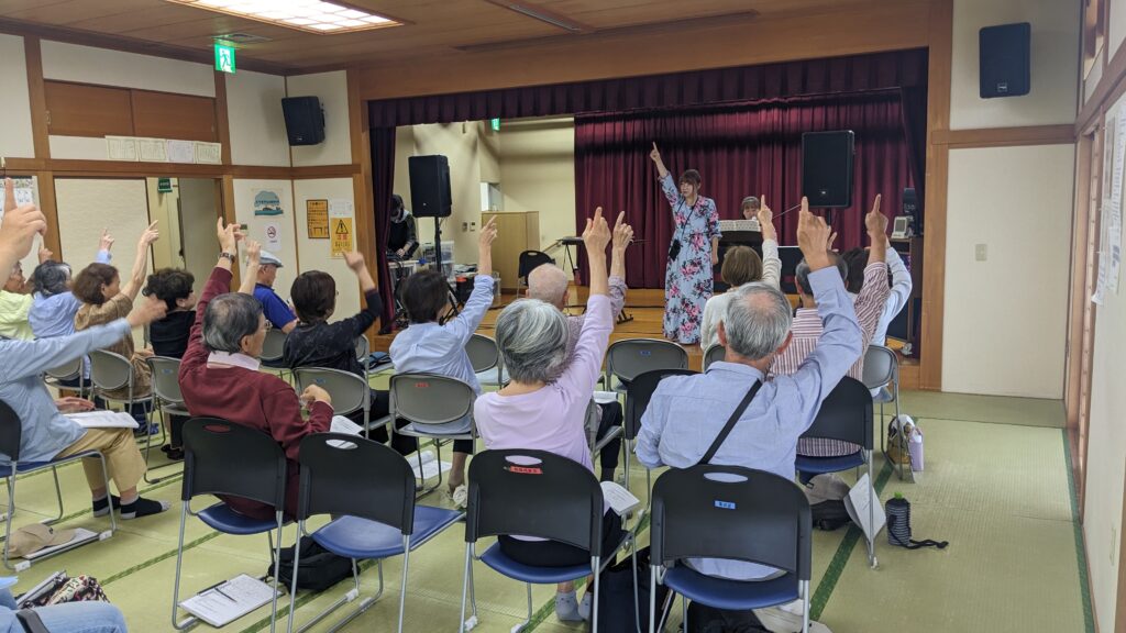 千葉市緑いきいきプラザにて「みんなで歌う懐かしの歌~昭和の歌声広場~」開催。フィオーレが出演しました。