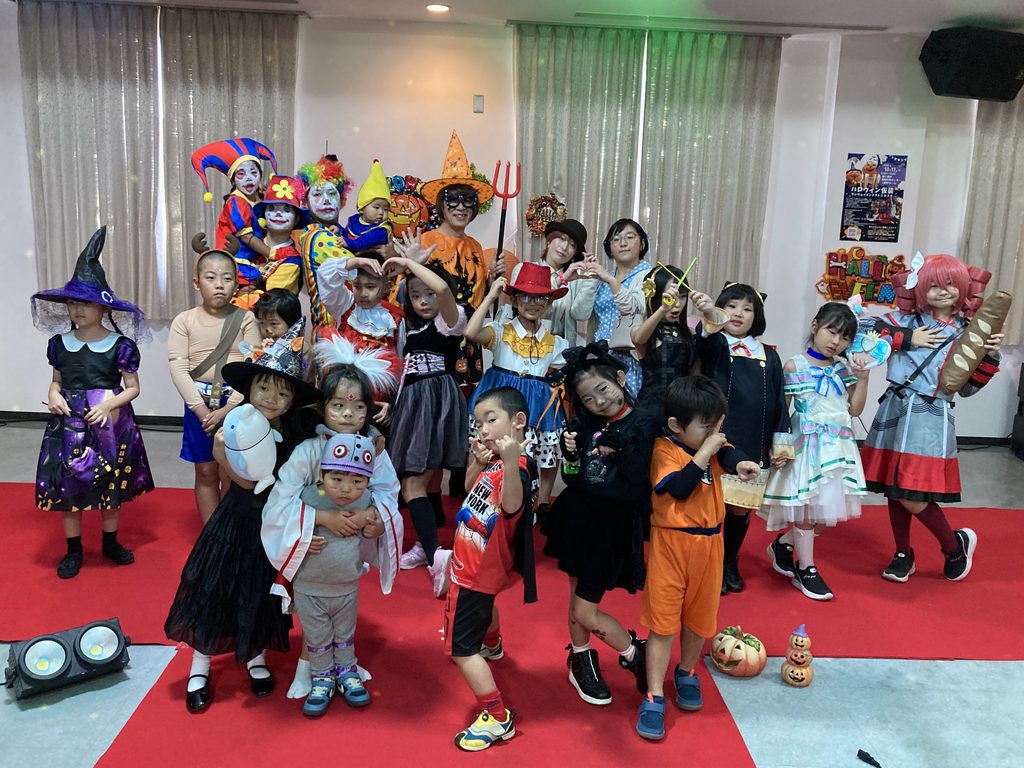 10月17日、ひこうき雲親子コンサートの一環として、ハロウィンイベントを開催しました。